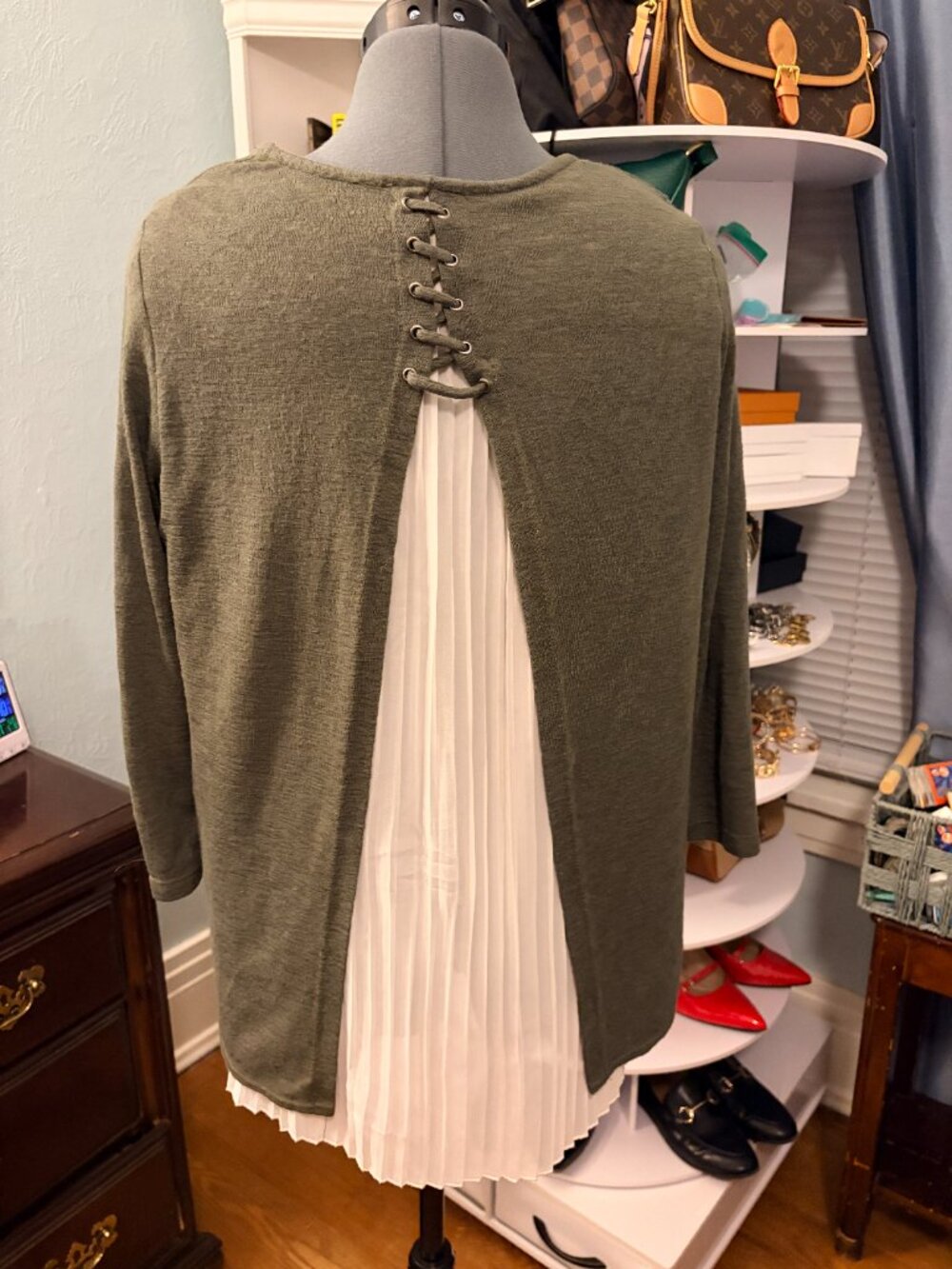 W5 Womens Olive Green Tunic Top Large Pleated Chiffon Back Lace Up Boho Shirt - Picture 7 of 9